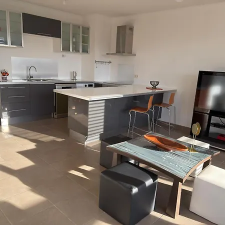 Superbe De 50 M Sur Les Berges Du Lez