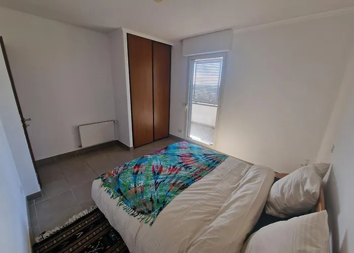 Superbe De 50 M Sur Les Berges Du Lez